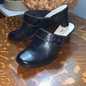 AKAnne Klein Iflex black leather wedge mules